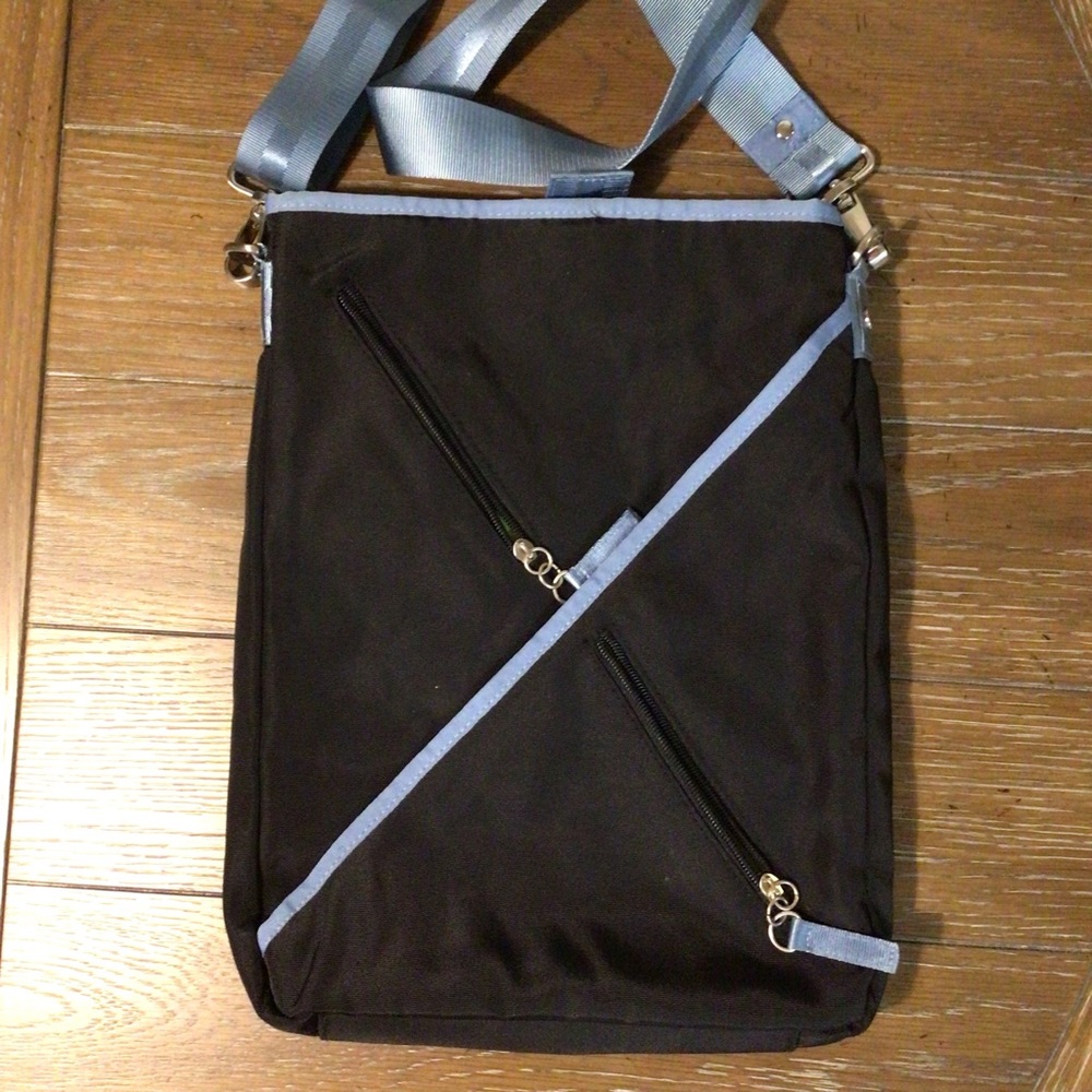 “CHELSEY HENRY” Stylish Black and Blue Bag